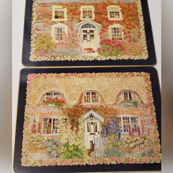 Cloverleaf Traditional Table  Mats Set of Six - Picture 2 of 5